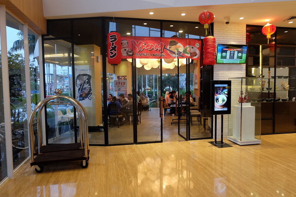 Ibis Budget Cikarang Festival Bekasi Exterior foto