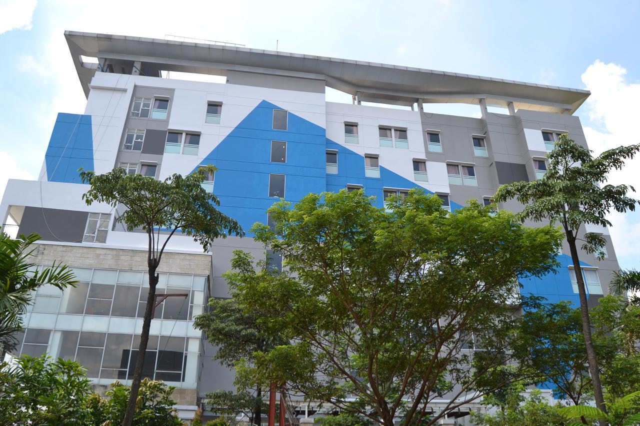 Ibis Budget Cikarang Festival Bekasi Exterior foto