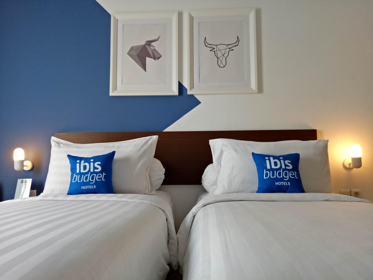 Ibis Budget Cikarang Festival Bekasi Exterior foto