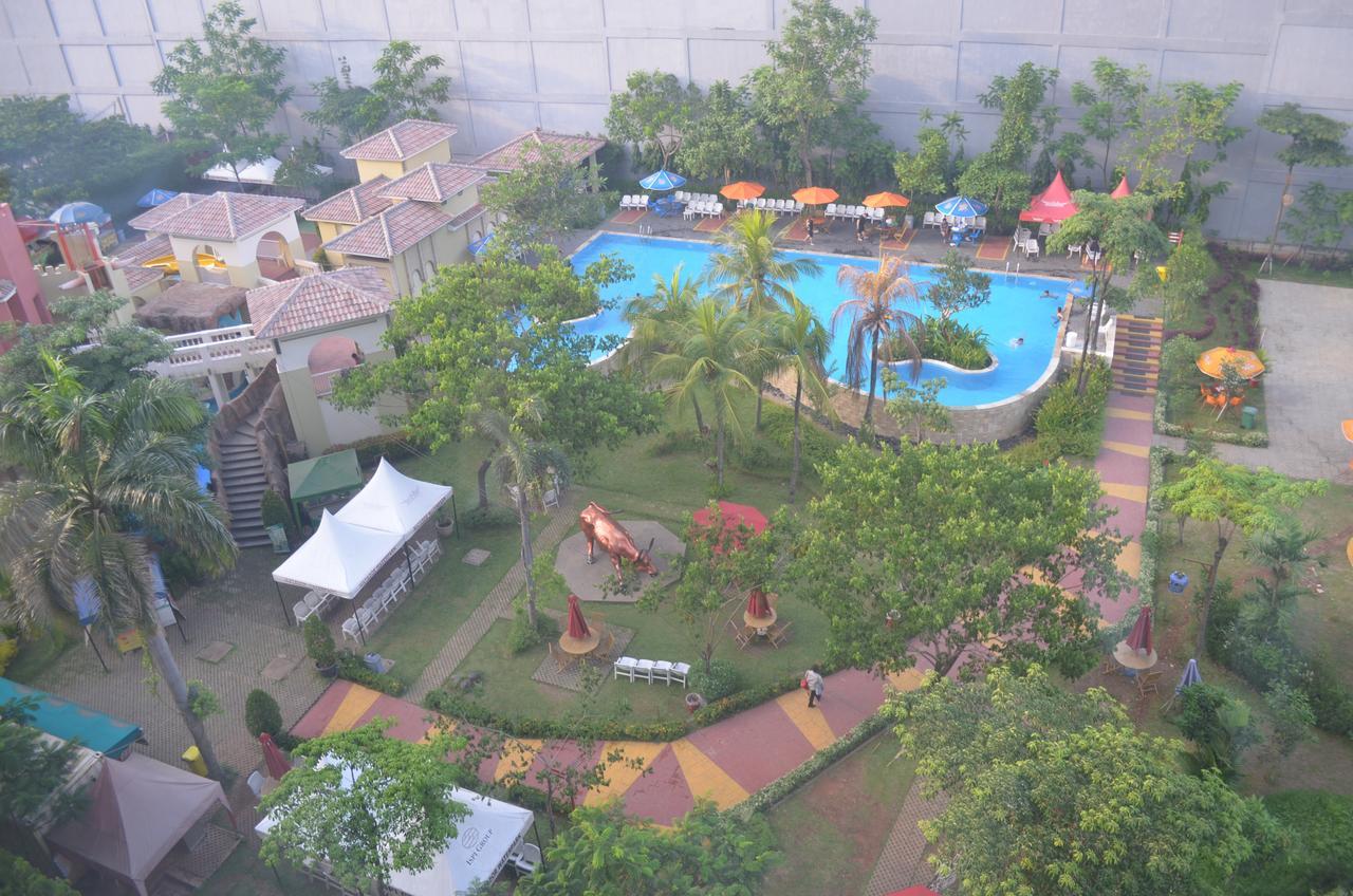 Ibis Budget Cikarang Festival Bekasi Exterior foto